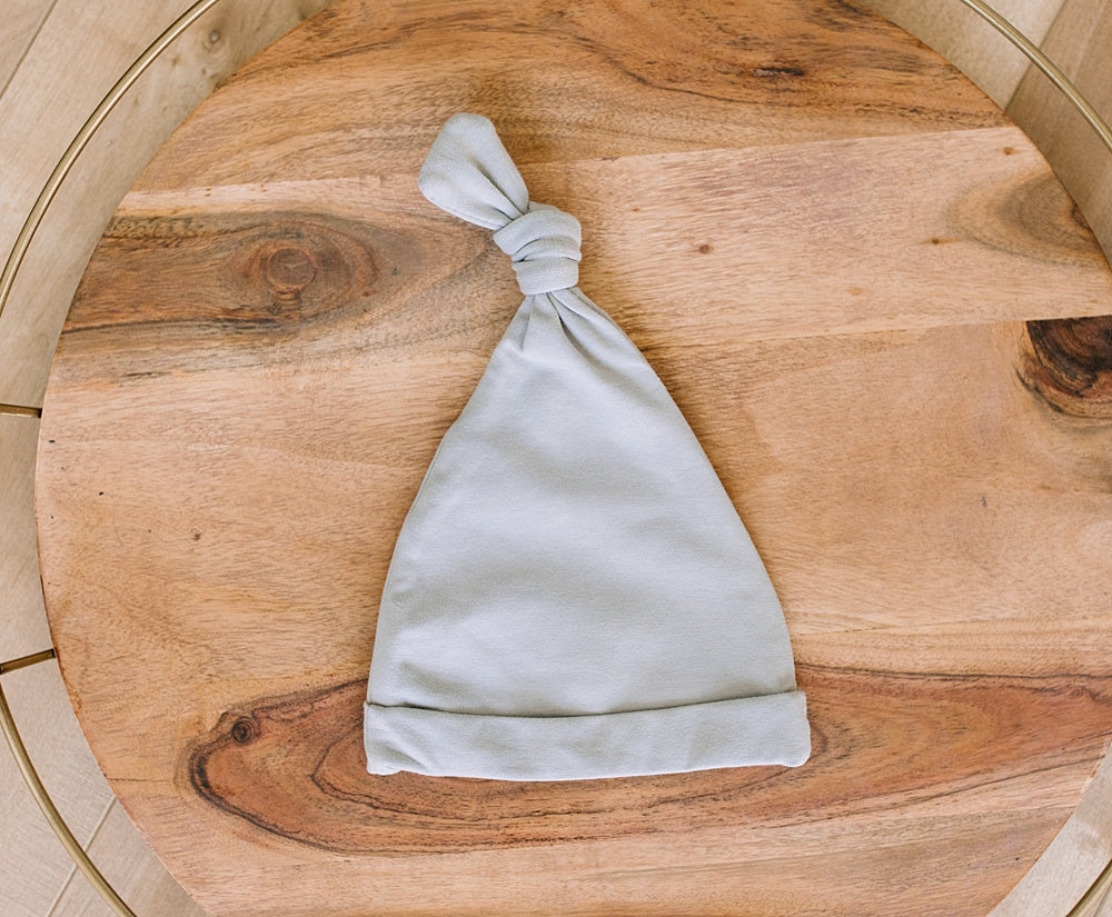 grizzley grey knotted hat